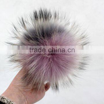 Myfur New Arrival Wholesale Super Fluffy Extra Large Raccoon Fur Pom Poms Specially For Beanie Hat Fashionable Stylish Pompoms photo-3