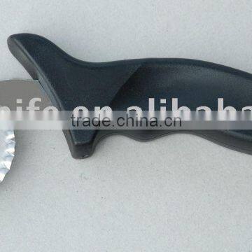 pastry cutter,pastry knife,palette,spatulas,pizza wheels,pastry knives,pastry cutters.
