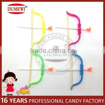China Cheap Plastic Shooting Bow and Arrow Toy Candy photo-2