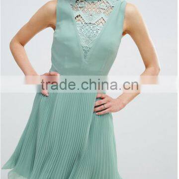 Fashion Summer Women Party Dresses European Style Green Sleeveless Lace Insert Pleated Mini Skater Dress