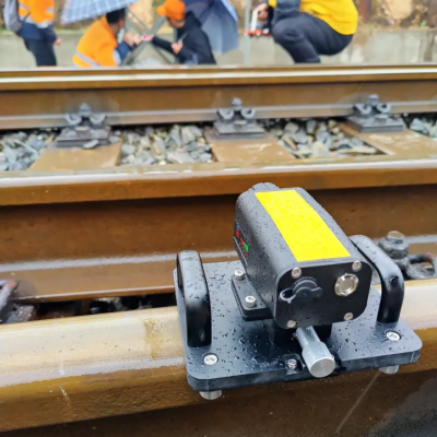 Railway Track Laser Displacement Measuring Equipment for Rail Creeping Measuring