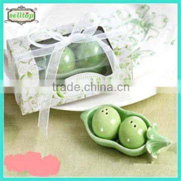 Cheaper apple ceramic wedding favor salt and pepper shaker