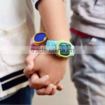 2015 Hot Sale Two-Way Communicating GPS Kids Tracker Watch Position/Geo-fence Clip GPS Device APP Tracking Kids GPS Tracker photo-3