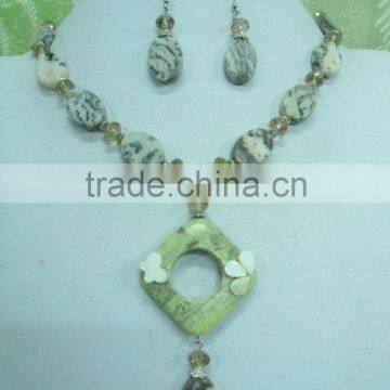 Handmade Gemstone Beads Beaded Necklaces Best Quality Hot Selling Handmade Designer Statement Necklace photo-6