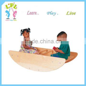 2016 LPL fashion design Hot offer space saving children wooden storage cabinet table and chair school furniture