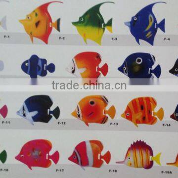 ZHONGLE supply small cartoon plastic fish for aquarium tank