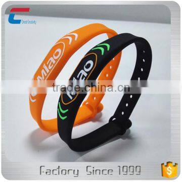 cheap price GYM MIFARE Classic 1K custom rfid nfc rubber wristbands silicone bracelet