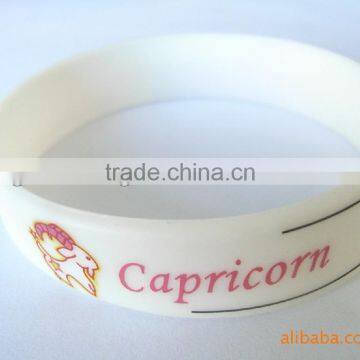 New Disign Clover Rubber Charm Wristband Band Fashion Silicone Bracelet photo-3