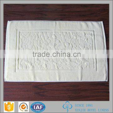 Bath Mat with Jacquard Pattern