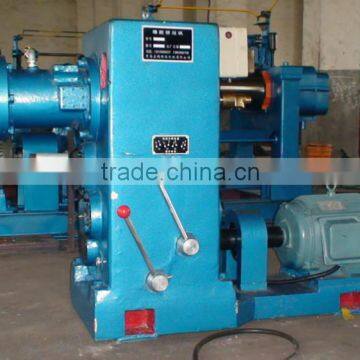 2015 New type hot feed rubber extruder