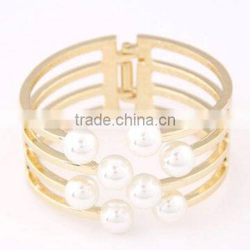 In stock marvelous gorgeous delicate pearl bangle, fake pearl bracelet wholesale, cheap pearl bracelet