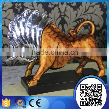 Wholesale modern design animal craft electroplating resin cow statue