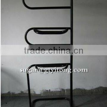 3 arms floor-type saddle rack