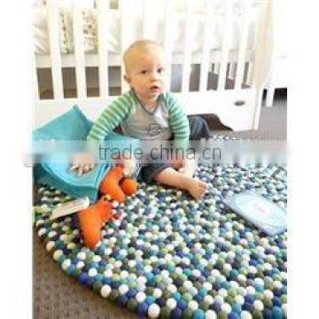 2017 hot new products wholesale  china supplier eco-friendly baby floor mat nepal wool felt ball rug made in china
