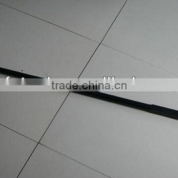 Chisel tip crowbar