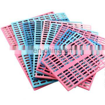 New Design Easy Clean Anti-Slip Hard Plastic Pet Mat With Groove