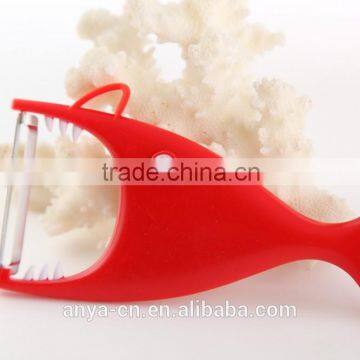 D492 Shark Novelty Products for Sell Cooking Tools List Hand Held Apple Peeler