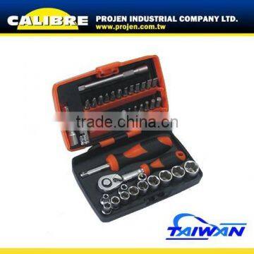 CALIBRE 41pc Assorted socket set and ratchet wrench set