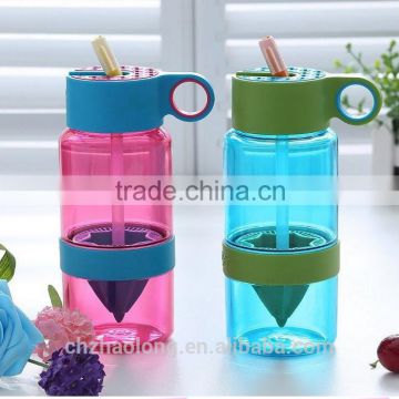 plastic stocks Water bottle infuser,fruit water bottle with juicer,lemon water bottle