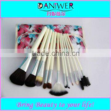 ECO-Friendly 12 piece Private Label makeup brush set free sample