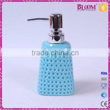 Simple Design 4 Pcs Ceramic Hotel Bathroom Set photo-2