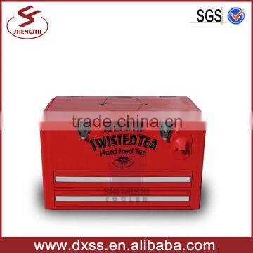 Ice chest with wheels (C-008)