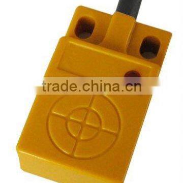 S18 NPN Type Proximity Sensor Switch, Flush Shielded Square Inductive Proximity Switch Sensor (IBEST)