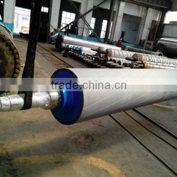 Paper machine rewinder carrier drum