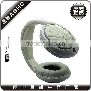 portable fm receiver headphone with super bass sound quality free samples offered any logo available