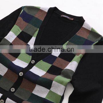 100% Fine Wool Men's Knitwear Cardigan With Check Pattern photo-3