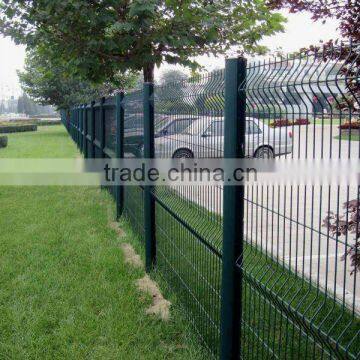 green plastic coated wire fencing