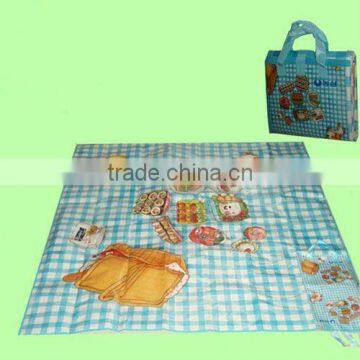 Laminated PP Woven Beach Mat with Pocket