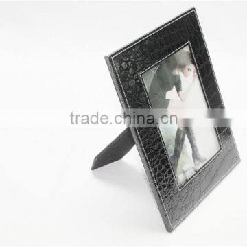 Most Popular Exquisite and High Quality Square Leather Holding Photo Picture Frame photo-2