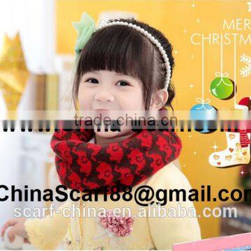 Knit scarf for children