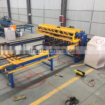 Galvanized wire mesh fence panel welding machine