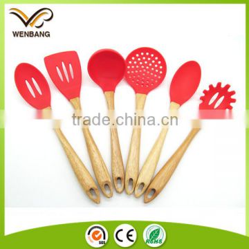 Wood handle silicone kitchenware set