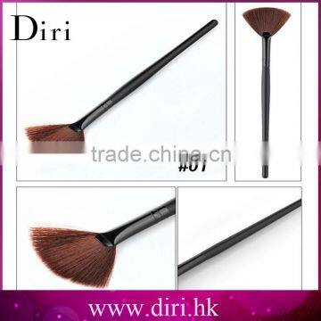 Black Fan-Shaped Handle Facial Brush Skin Care Makeup Tool Facial Concealer Makeup Brush