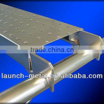 Steel plank with hook for system scaffolding