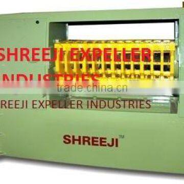 Oil seed expeller