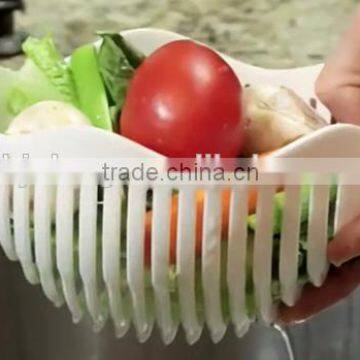 2017New desigh Multifunctionkitchen tool plastic salad cutter bowl salad maker original factory