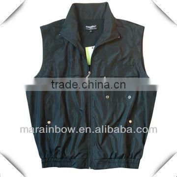 Traditional Design Zipped Sleeveless Jacket with Button