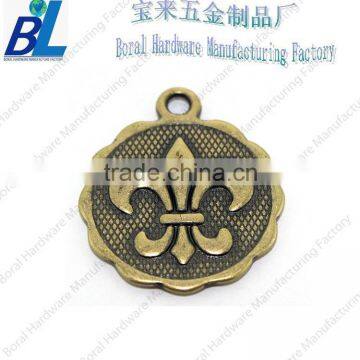 Popular western 3D antique petal edge metal pendant