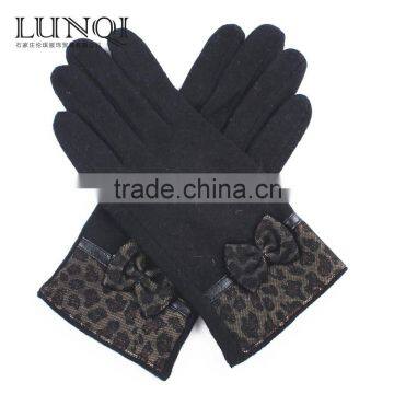 Women Black Touch Screen Wool Gloves with Leopard Grain Design and Bowknot