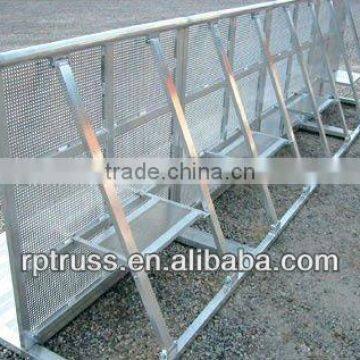 RP folding aluminum traffic crowd barrier or barricade for indoor or outdoor event