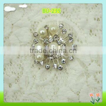 2015 Fashion newest white pearl and rhinestone button