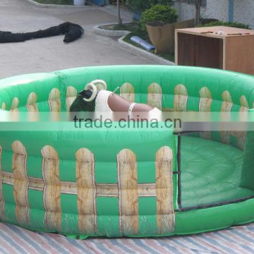 Cheap inflatable bouncer fighting bull riding machine for sale