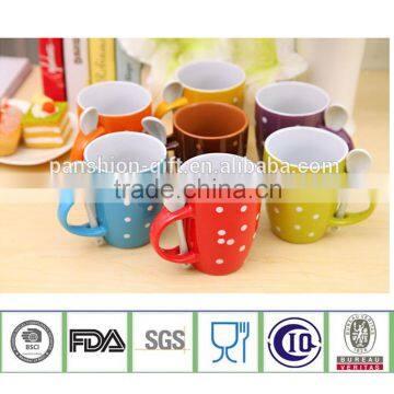 Factory direct hot sales ceramic mug with spoon in handle