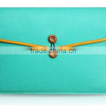 2016 new arrival for macbook felt sleeve carrying bag envelope case with bukkle