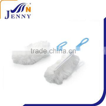 White electrostatic disposable nonwoven duster