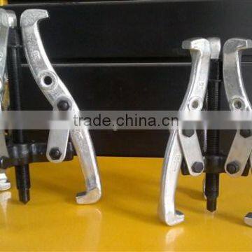 Three-jaw gear puller